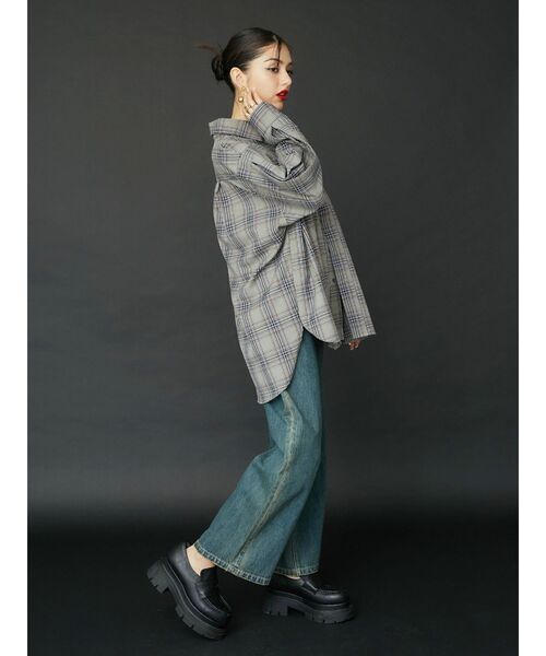 EVRIS（エヴリス）の「ワンポイントオーバーシャツ（シャツ/ブラウス・レディース・ホワイト/ピンク/その他1・FREE）」の6枚目の写真