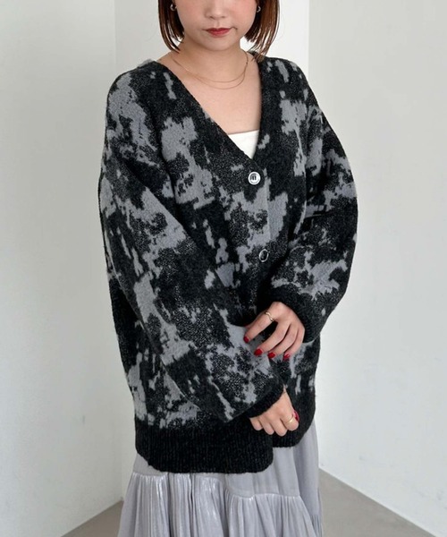 archives(アルシーヴ)の「ニュアンス花柄JQミドルニットカーディガン(ニット/セーター・レディース・ブラック/アイボリー/グレー・FREE)」の20枚目の写真