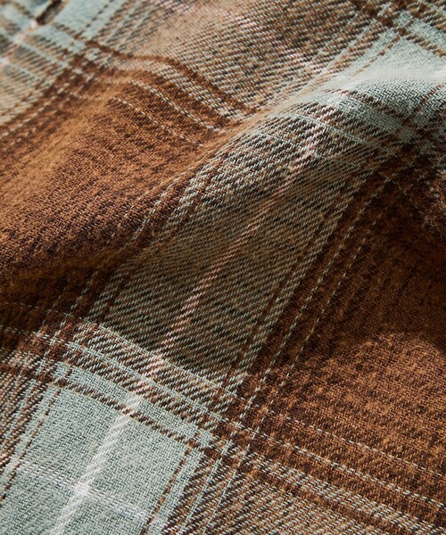 FREAK'S STORE（フリークスストア）の「ブリーチ加工 オープンカラー チェック シャツ ロングスリーブ/リラックスフィット/オンブレチェック/タータンチェック（シャツ/ブラウス・メンズ・ホワイト系/グリーン系/サックスブルー系/レッド系・MEDIUM/LARGE）」の13枚目の写真