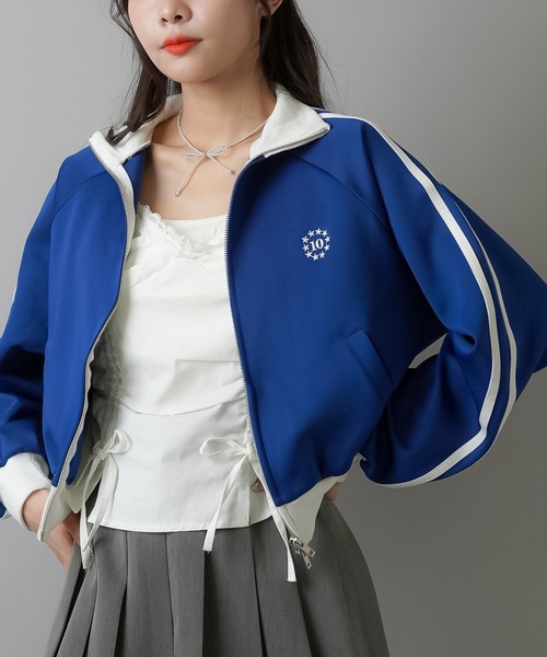 SPINNS(スピンズ)の「ワンポイント刺繍 Wジップジャージトップス(ジャージ・レディース・レッド系その他/ブルー系その他/ブラウン系その他/ブラック×ホワイト/ホワイト系その他/グレー系その他・ONESIZE)」の5枚目の写真