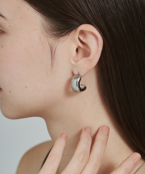 ambush ユニークデザイン シルバーピアス(両耳用) ambush ユニークデザイン シルバーピアス(両耳用) ambush ユニーク