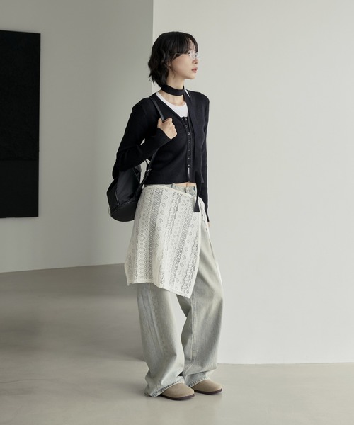 UNE MANSION(ユヌマンション)の「サイドスリットストリングリボン起毛ニットレースラップスカート(スカート・レディース・ブラック/アイボリー・FREE)」の8枚目の写真