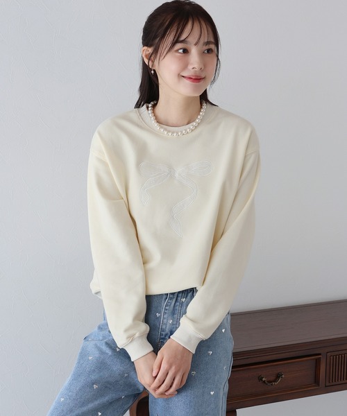 BLUEEAST(ブルーイースト)の「レースリボン刺繍スウェット(スウェット・レディース・チャコールグレー/グレー/アイボリー・MEDIUM)」の1枚目の写真