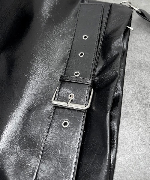 LVEU.（ラブユ.）の「【LVEU.】ベルトデザインビッグショルダーバッグ / バッグ BAG 鞄 かばん ショルダー 斜め掛け 大きめ A4 通学 ブラック（ショルダーバッグ・レディース・ブラック・FREE）」の14枚目の写真
