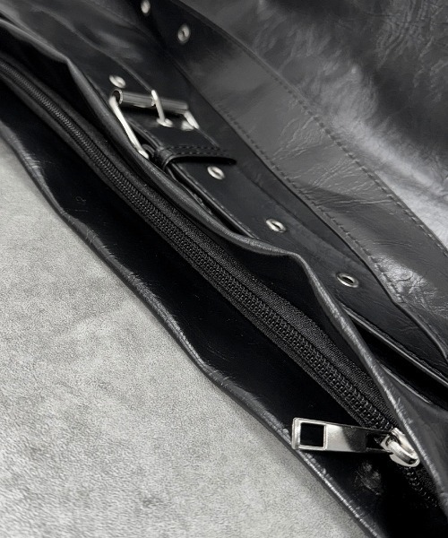 LVEU.（ラブユ.）の「【LVEU.】ベルトデザインビッグショルダーバッグ / バッグ BAG 鞄 かばん ショルダー 斜め掛け 大きめ A4 通学 ブラック（ショルダーバッグ・レディース・ブラック・FREE）」の15枚目の写真