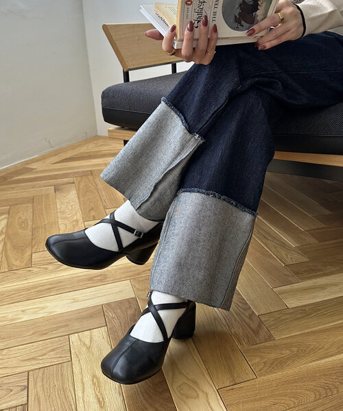 DISCOAT(ディスコート)の「【大型店・WEB限定】円柱ヒールクロスストラップシューズ(パンプス・レディース・ブラック・LARGE/MEDIUM/SMALL)」の1枚目の写真