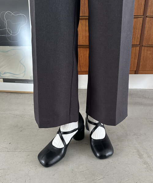 DISCOAT(ディスコート)の「【大型店・WEB限定】円柱ヒールクロスストラップシューズ(パンプス・レディース・ブラック・LARGE/MEDIUM/SMALL)」の4枚目の写真