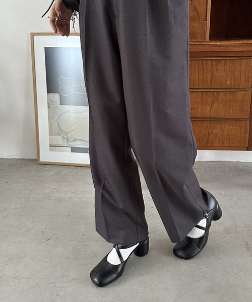 DISCOAT(ディスコート)の「【大型店・WEB限定】円柱ヒールクロスストラップシューズ(パンプス・レディース・ブラック・LARGE/MEDIUM/SMALL)」の6枚目の写真