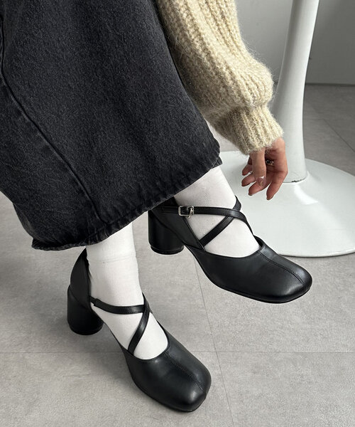 DISCOAT(ディスコート)の「【大型店・WEB限定】円柱ヒールクロスストラップシューズ(パンプス・レディース・ブラック・LARGE/MEDIUM/SMALL)」の9枚目の写真