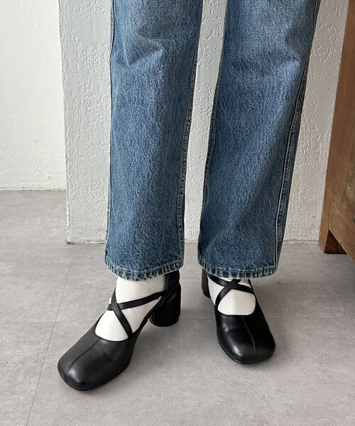 DISCOAT(ディスコート)の「【大型店・WEB限定】円柱ヒールクロスストラップシューズ(パンプス・レディース・ブラック・LARGE/MEDIUM/SMALL)」の11枚目の写真