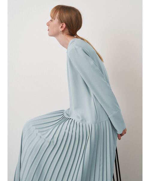 ELENDEEK（エレンディーク）の「マルチネックワンピース（ワンピース・レディース・ブルー/ブラック・01/02）」の9枚目の写真