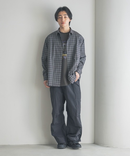 LOWRYS FARM(ローリーズファーム)の「シアサッカーチェックシャツLS 321317(シャツ/ブラウス・メンズ・グレー/ブルー/チャコールグレー・MEDIUM/LARGE)」の4枚目の写真