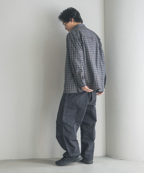 LOWRYS FARM(ローリーズファーム)の「シアサッカーチェックシャツLS 321317(シャツ/ブラウス・メンズ・グレー/ブルー/チャコールグレー・MEDIUM/LARGE)」の5枚目の写真