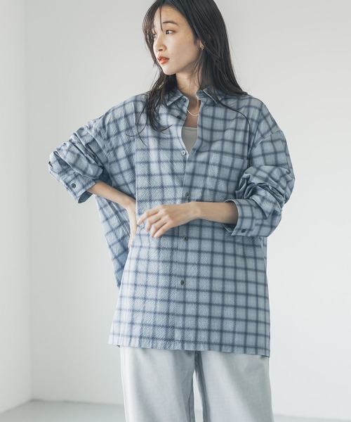 LOWRYS FARM(ローリーズファーム)の「シアサッカーチェックシャツLS 321317(シャツ/ブラウス・メンズ・グレー/ブルー/チャコールグレー・MEDIUM/LARGE)」の14枚目の写真