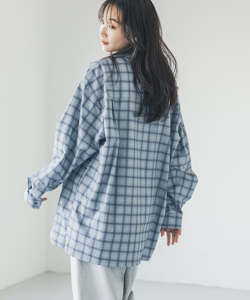 LOWRYS FARM(ローリーズファーム)の「シアサッカーチェックシャツLS 321317(シャツ/ブラウス・メンズ・グレー/ブルー/チャコールグレー・MEDIUM/LARGE)」の17枚目の写真