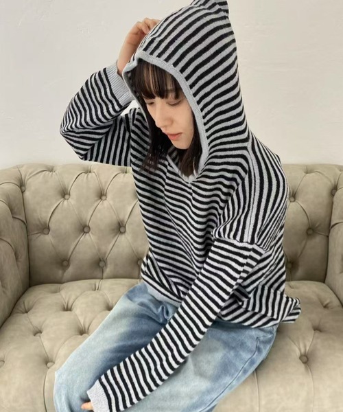 mebole（メボレ）の「フード付きボーダーセーター（ニット/セーター・レディース・ブラック・FREE）」の2枚目の写真