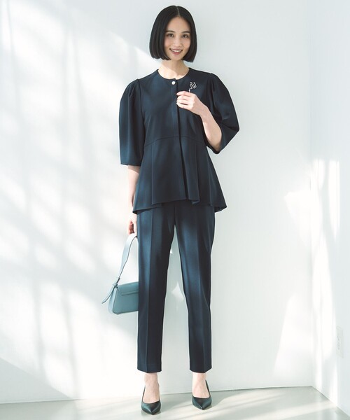UNFILO(アンフィーロ)の「【WEB限定/セレモニー】BEAUTY MOVE センタープレス テーパードパンツ(その他パンツ・レディース・ホワイト系/ブラック系2/ネイビー系2/アイボリー系2・XX-SMALL/X-SMALL/LARGE/MEDIUM/SMALL)」の16枚目の写真