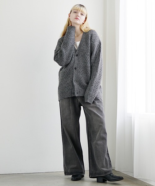 MinoriTY(マイノリティ)の「【MinoriTY】ざっくり編みオーバーサイズニットカーディガン(カーディガン/ボレロ・メンズ・グレイッシュベージュ/チャコール・S/M/L)」の4枚目の写真