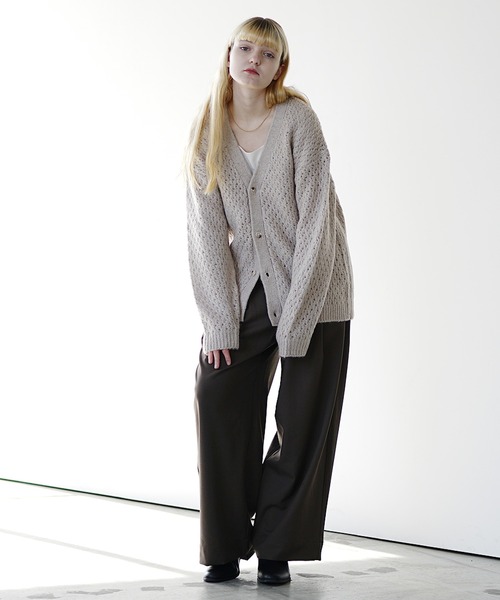 MinoriTY(マイノリティ)の「【MinoriTY】ざっくり編みオーバーサイズニットカーディガン(カーディガン/ボレロ・メンズ・グレイッシュベージュ/チャコール・S/M/L)」の5枚目の写真