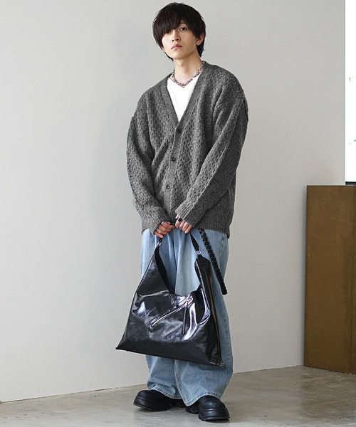 MinoriTY(マイノリティ)の「【MinoriTY】ざっくり編みオーバーサイズニットカーディガン(カーディガン/ボレロ・メンズ・グレイッシュベージュ/チャコール・S/M/L)」の8枚目の写真