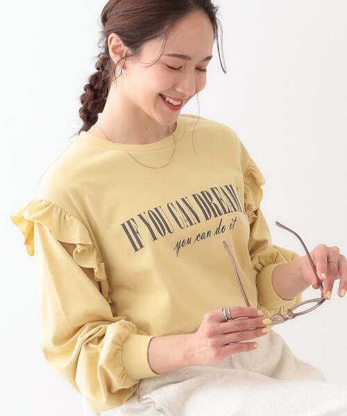 Cutie Blonde（キューティーブロンド）の「【S-LL/洗える】ショルダーフリルが目を惹く ロゴプリントロンT（Tシャツ/カットソー・レディース・チャコールグレー/ホワイト/イエロー系その他・01/02/03/04）」の3枚目の写真