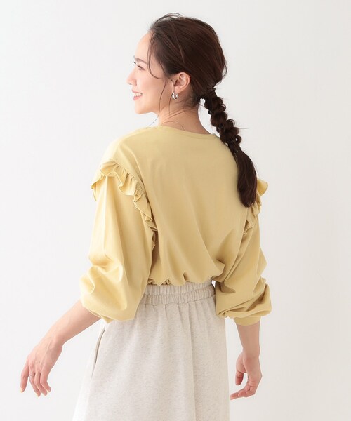 Cutie Blonde（キューティーブロンド）の「【S-LL/洗える】ショルダーフリルが目を惹く ロゴプリントロンT（Tシャツ/カットソー・レディース・チャコールグレー/ホワイト/イエロー系その他・01/02/03/04）」の15枚目の写真