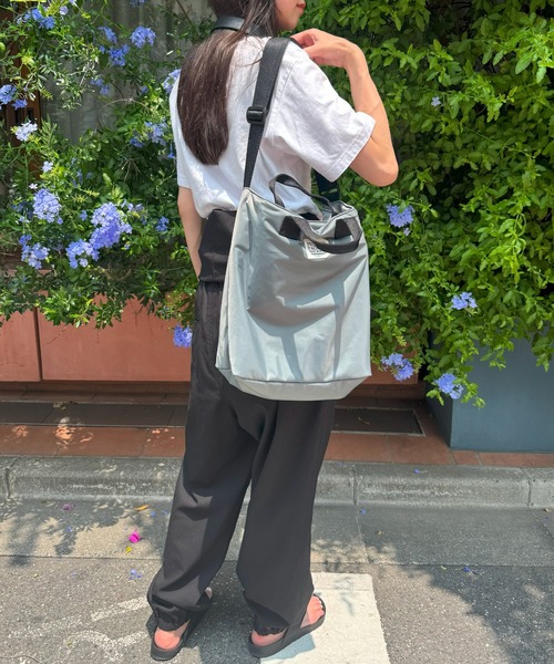 FREDRIK PACKERS(フレドリックパッカーズ)の「【FREDRIK PACKERS】≪別注≫STAND UP TOTE / 2WAYショルダートート/A4ファイル収納/PC/ショルダートート/ワンショルダー(ショルダーバッグ・レディース・グレー/オリーブ/ブラック・FREE)」の14枚目の写真