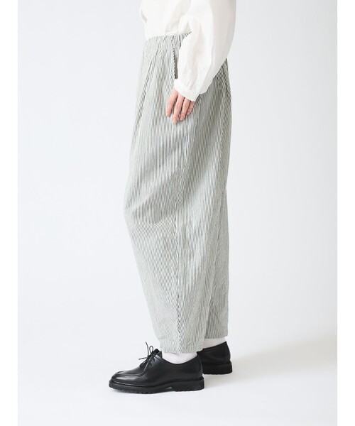 mizuiroind(ミズイロインド)の「mizuiro ind ヒッコリーワイドテーパードパンツ(その他パンツ・レディース・キナリ/インディゴブルー/ネイビー・FREE)」の15枚目の写真