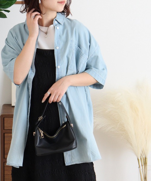 atONE(アットワン)の「オーバーサイズデニムシャツ(シャツ/ブラウス・レディース・ワンウォッシュ/ライトブルー/ネイビー・M-L/4L~5L/LL~3L)」の7枚目の写真