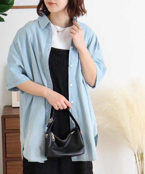 atONE(アットワン)の「オーバーサイズデニムシャツ(シャツ/ブラウス・レディース・ワンウォッシュ/ライトブルー/ネイビー・M-L/4L~5L/LL~3L)」の6枚目の写真
