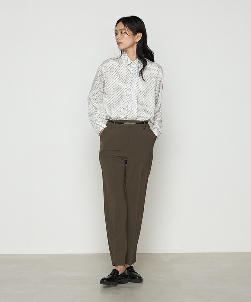 COMME CA（コムサ）の「サテンワッシャーダイヤ小紋柄 ブラウス（シャツ/ブラウス・レディース・ネイビー/オフホワイト・9号/11号）」の8枚目の写真