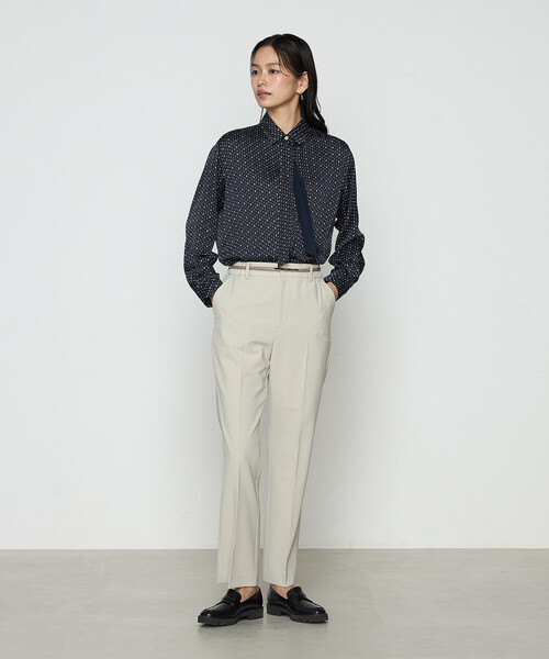 COMME CA（コムサ）の「サテンワッシャーダイヤ小紋柄 ブラウス（シャツ/ブラウス・レディース・ネイビー/オフホワイト・9号/11号）」の4枚目の写真