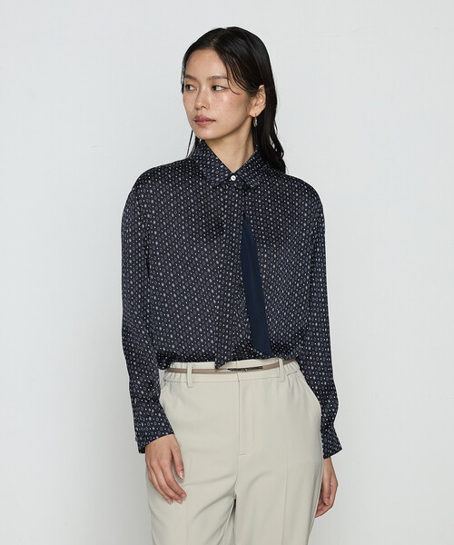 COMME CA（コムサ）の「サテンワッシャーダイヤ小紋柄 ブラウス（シャツ/ブラウス・レディース・ネイビー/オフホワイト・9号/11号）」の18枚目の写真