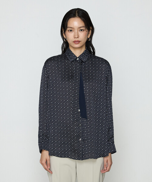 COMME CA（コムサ）の「サテンワッシャーダイヤ小紋柄 ブラウス（シャツ/ブラウス・レディース・ネイビー/オフホワイト・9号/11号）」の16枚目の写真