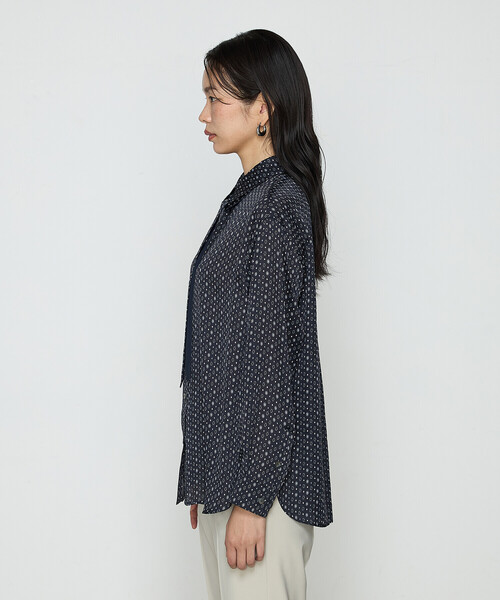 COMME CA（コムサ）の「サテンワッシャーダイヤ小紋柄 ブラウス（シャツ/ブラウス・レディース・ネイビー/オフホワイト・9号/11号）」の15枚目の写真