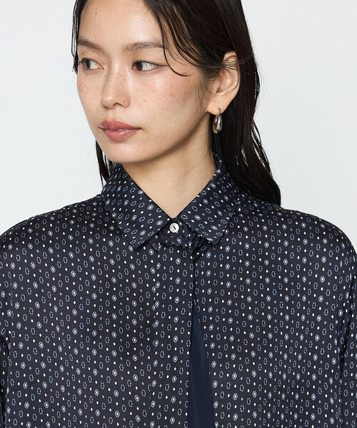 COMME CA（コムサ）の「サテンワッシャーダイヤ小紋柄 ブラウス（シャツ/ブラウス・レディース・ネイビー/オフホワイト・9号/11号）」の13枚目の写真