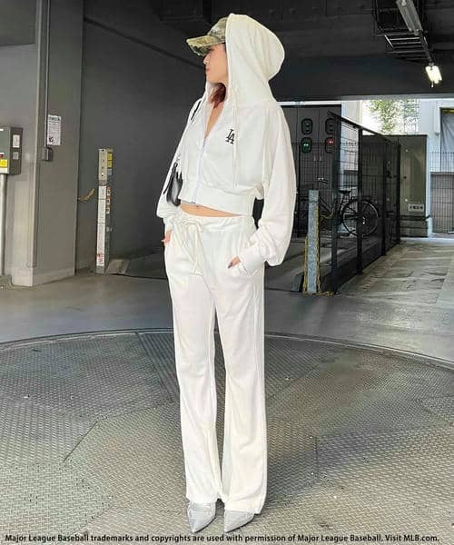 BACK TO THE FIELD（バック トゥー ザ フィールド）の「【MLB】コンパクトパイルセットアップ（ワンピース・レディース・ブラック/グリーン/ホワイト・FREE）」の2枚目の写真