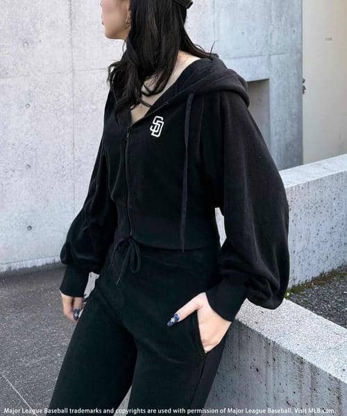 BACK TO THE FIELD（バック トゥー ザ フィールド）の「【MLB】コンパクトパイルセットアップ（ワンピース・レディース・ブラック/グリーン/ホワイト・FREE）」の14枚目の写真