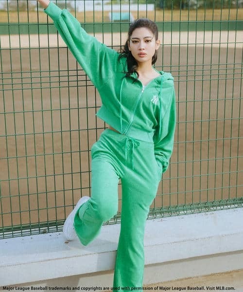 BACK TO THE FIELD（バック トゥー ザ フィールド）の「【MLB】コンパクトパイルセットアップ（ワンピース・レディース・ブラック/グリーン/ホワイト・FREE）」の11枚目の写真