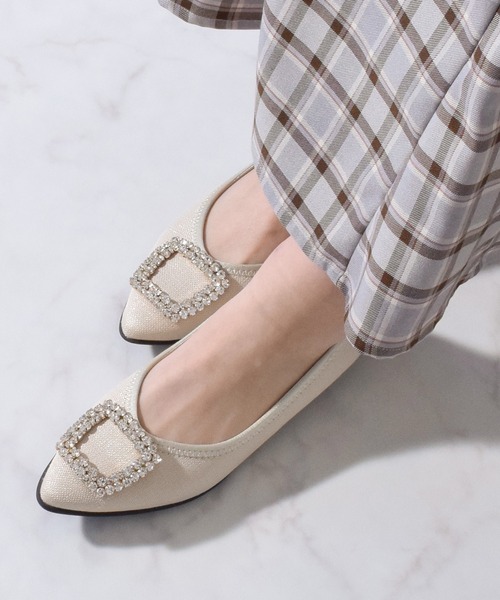 Bridget Birkin(ブリジットバーキン)の「【Bridget Birkin Walk】ビジューモチーフポインテッドパンプス(555225)(パンプス・レディース・ブラック/ベージュ/ベージュ系その他・23/24/23.5/24.5/22.5)」の3枚目の写真