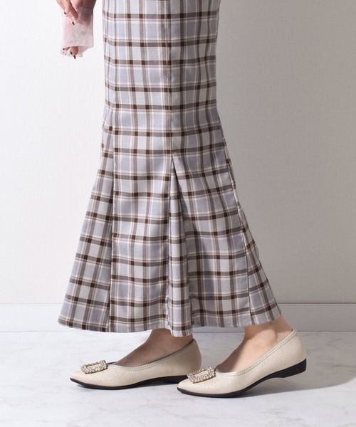 Bridget Birkin(ブリジットバーキン)の「【Bridget Birkin Walk】ビジューモチーフポインテッドパンプス(555225)(パンプス・レディース・ブラック/ベージュ/ベージュ系その他・23/24/23.5/24.5/22.5)」の8枚目の写真