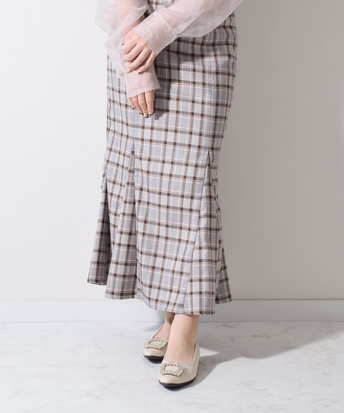 Bridget Birkin(ブリジットバーキン)の「【Bridget Birkin Walk】ビジューモチーフポインテッドパンプス(555225)(パンプス・レディース・ブラック/ベージュ/ベージュ系その他・23/24/23.5/24.5/22.5)」の9枚目の写真