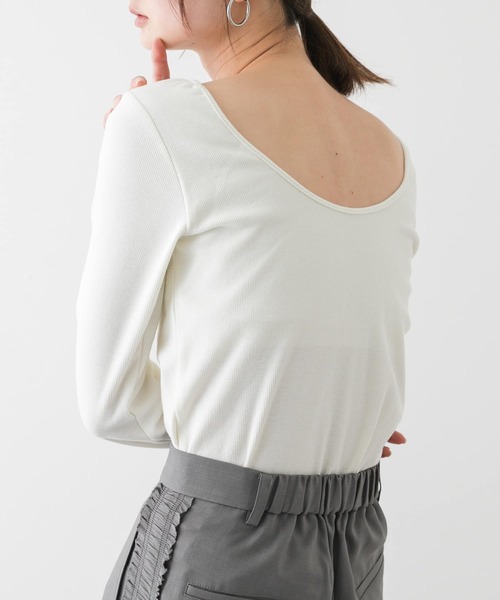 SENSE OF PLACE by URBAN RESEARCH（センスオブプレイスバイアーバンリサーチ）の「カップツキバックオープンリブトップ（Tシャツ/カットソー・レディース・ブラック/ホワイト/モカ・ONE）」の2枚目の写真