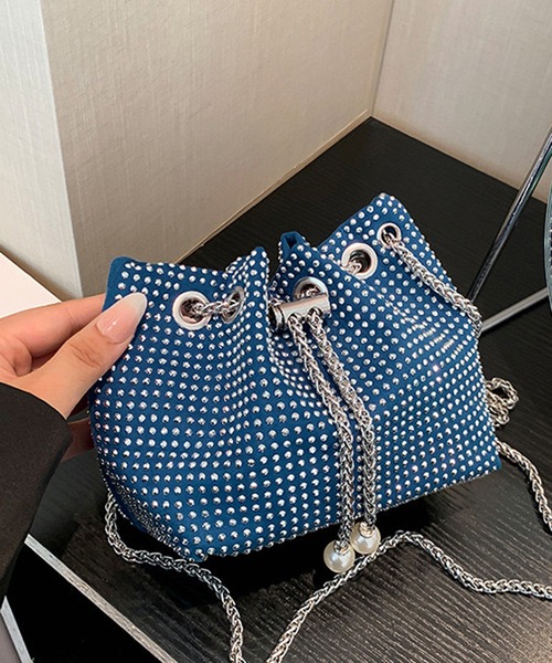 NANEA(ナネア)の「ラインストーンミニ巾着チェーンバッグ(ショルダーバッグ・レディース・ベージュ/イエロー/グリーン/ピンク/ブラック/ブラック×ブラック/ブルー/ホワイト・フリー)」の6枚目の写真