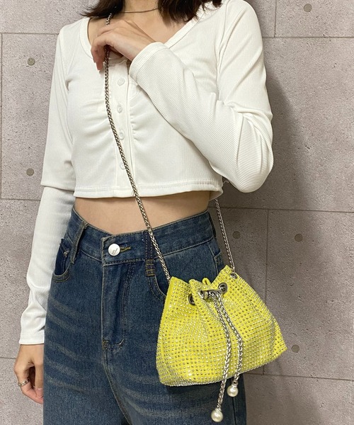 NANEA(ナネア)の「ラインストーンミニ巾着チェーンバッグ(ショルダーバッグ・レディース・ベージュ/イエロー/グリーン/ピンク/ブラック/ブラック×ブラック/ブルー/ホワイト・フリー)」の13枚目の写真