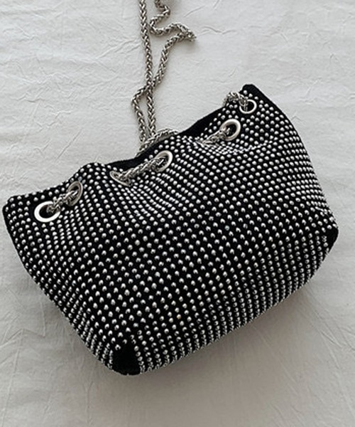 NANEA(ナネア)の「ラインストーンミニ巾着チェーンバッグ(ショルダーバッグ・レディース・ベージュ/イエロー/グリーン/ピンク/ブラック/ブラック×ブラック/ブルー/ホワイト・フリー)」の17枚目の写真