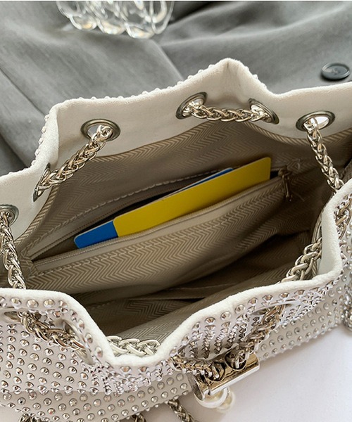 NANEA(ナネア)の「ラインストーンミニ巾着チェーンバッグ(ショルダーバッグ・レディース・ベージュ/イエロー/グリーン/ピンク/ブラック/ブラック×ブラック/ブルー/ホワイト・フリー)」の14枚目の写真