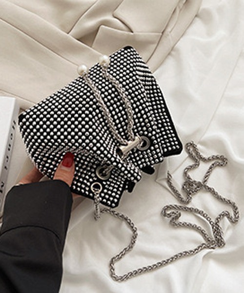 NANEA(ナネア)の「ラインストーンミニ巾着チェーンバッグ(ショルダーバッグ・レディース・ベージュ/イエロー/グリーン/ピンク/ブラック/ブラック×ブラック/ブルー/ホワイト・フリー)」の21枚目の写真