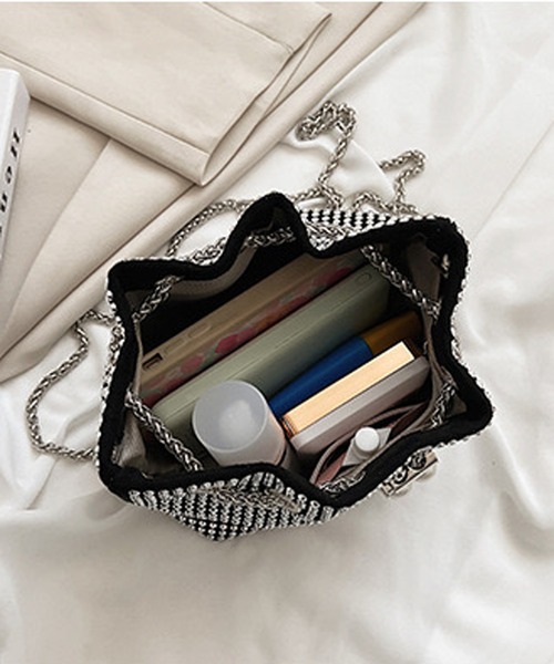 NANEA(ナネア)の「ラインストーンミニ巾着チェーンバッグ(ショルダーバッグ・レディース・ベージュ/イエロー/グリーン/ピンク/ブラック/ブラック×ブラック/ブルー/ホワイト・フリー)」の18枚目の写真