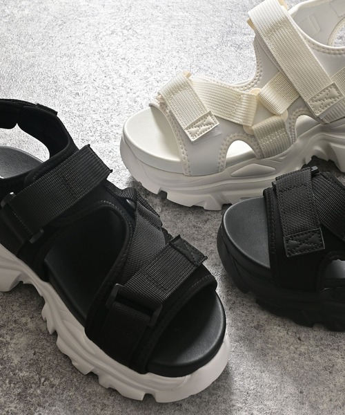 Honeys(ハニーズ)の「厚底スポーツサンダル(サンダル・レディース・ブラック×ホワイト/ブラック/ホワイト・LL/S/M/L)」の16枚目の写真